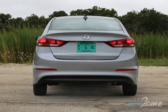 Featured image of post 2017 Hyundai Elantra Limited / Se / Value Edition Rear