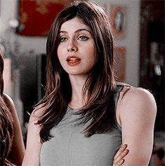 Featured image of post Alexandra Daddario Gif Hunt